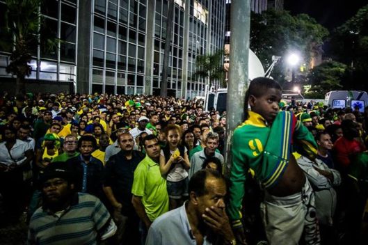 São Paulo - Thousand of fans are impeded from accessing the FIFA organized FanFest due to the strict security system  created by the police.